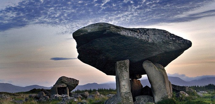 nea acropoli dolmen